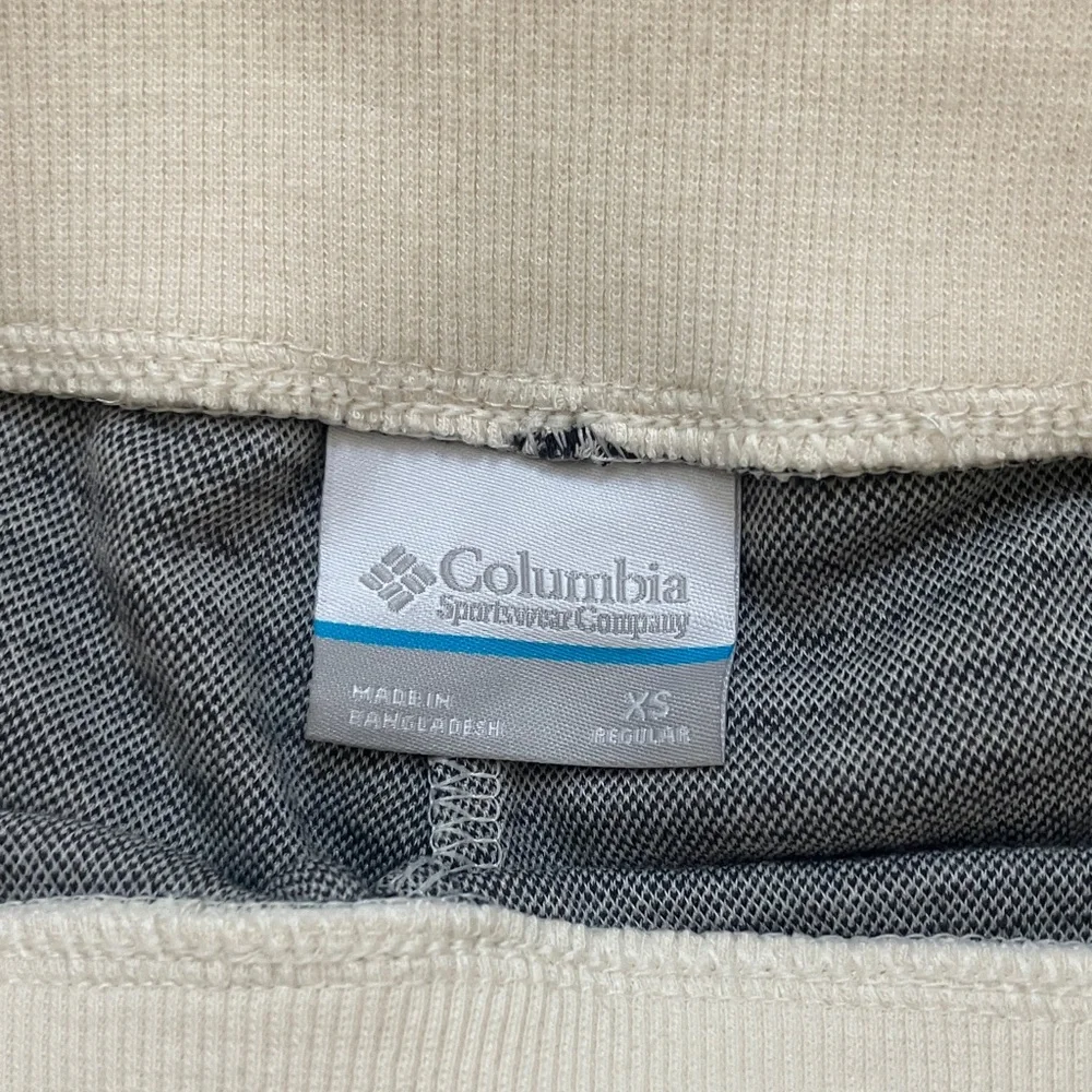 Columbia Women’s Active Fit Leggings - Black‎ and Cream - Picture 5 of 7